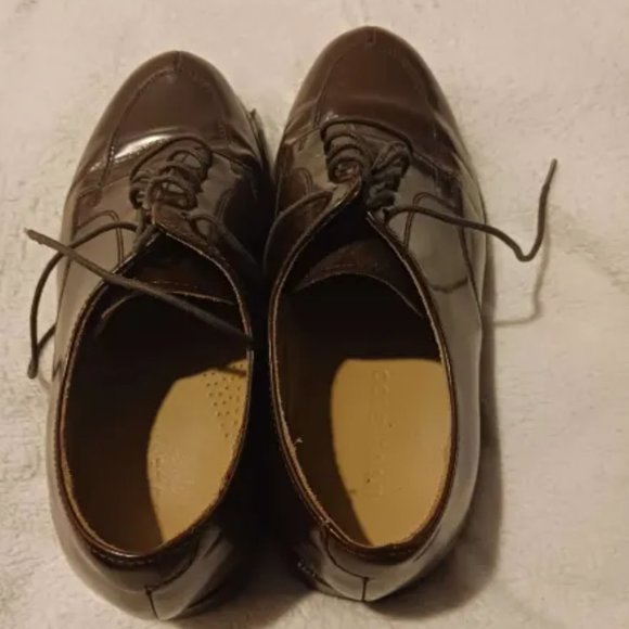 Shoes - Picture 2 of 15